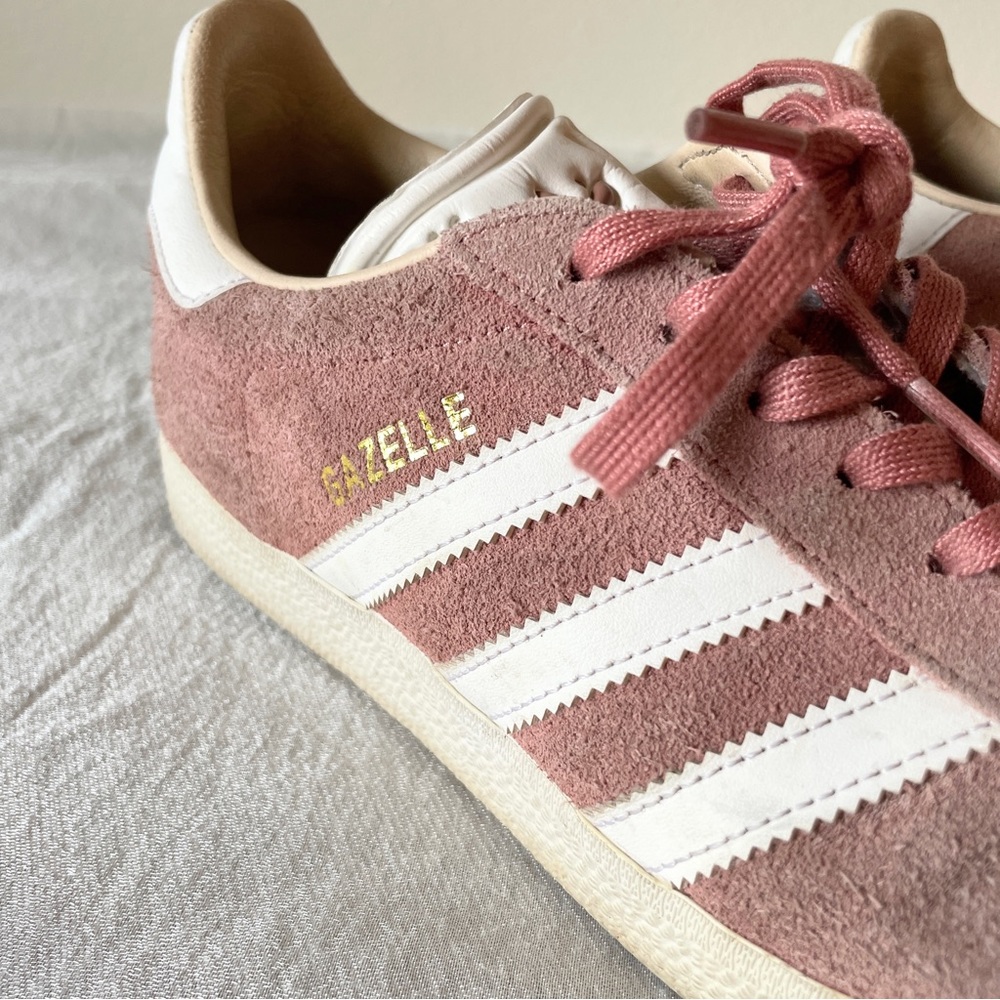 Women’s Light Pink Gazelle’s